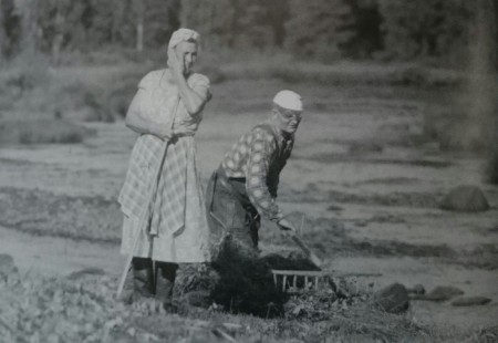 Raningsslåtter vid Latikselet, Henning och Klara Öberg